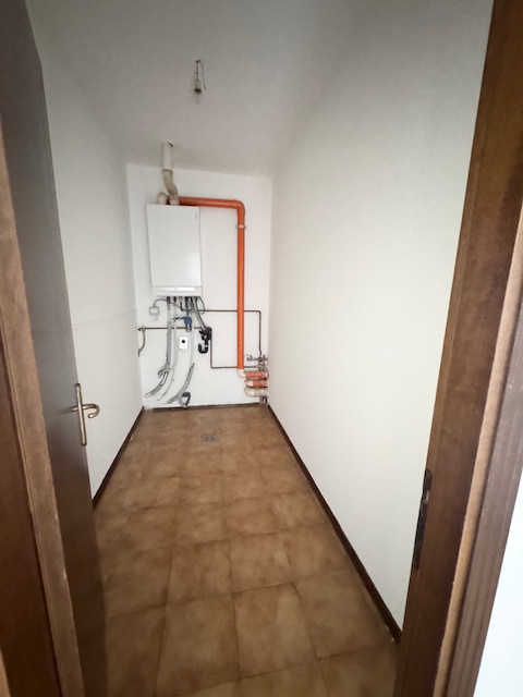 LOVOLO DI ALBETTONE (VI) Appartamento al piano 2° ed ultimo, con ingresso, soggiorno-cottura, 3 c...