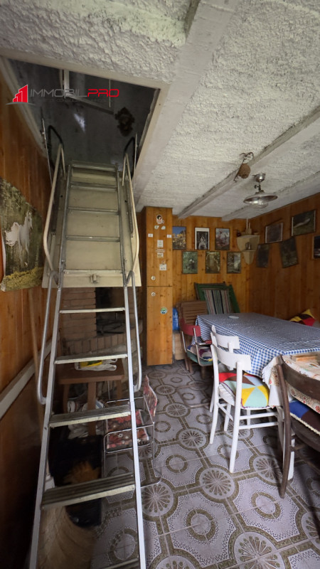 In un angolo incantato di Piovene Rocchette (VI), immerso nella quiete della località Barchi, sor...