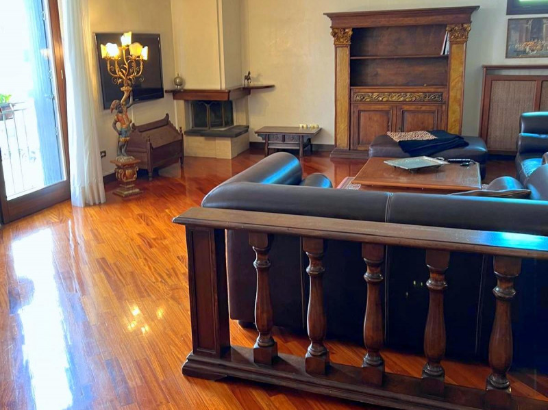 RAFFINATO 4 CAMERE PIAZZA MAZZINI/OSPEDALE MILITARE €540.000 rif.CL497 

In una delle zone più ce...