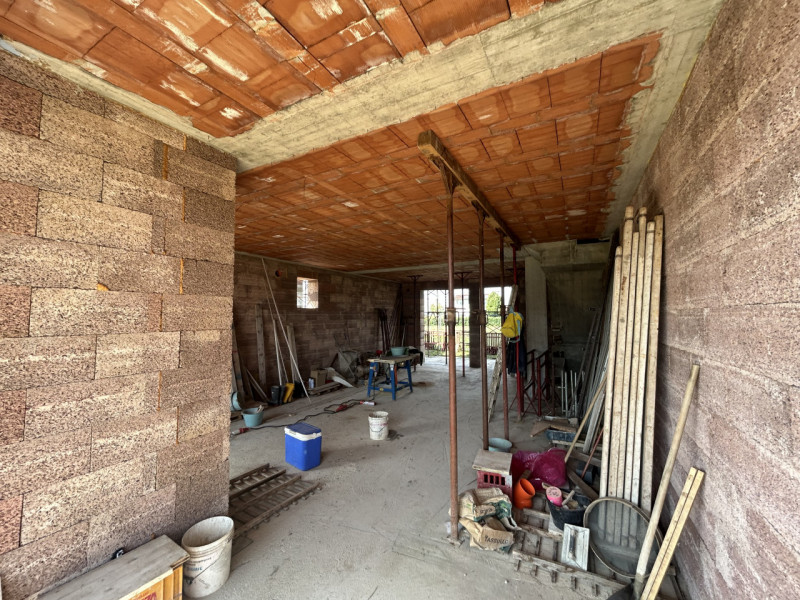 Immagina di vivere in una casa dove ogni dettaglio è pensato per il benessere della tua famiglia:...