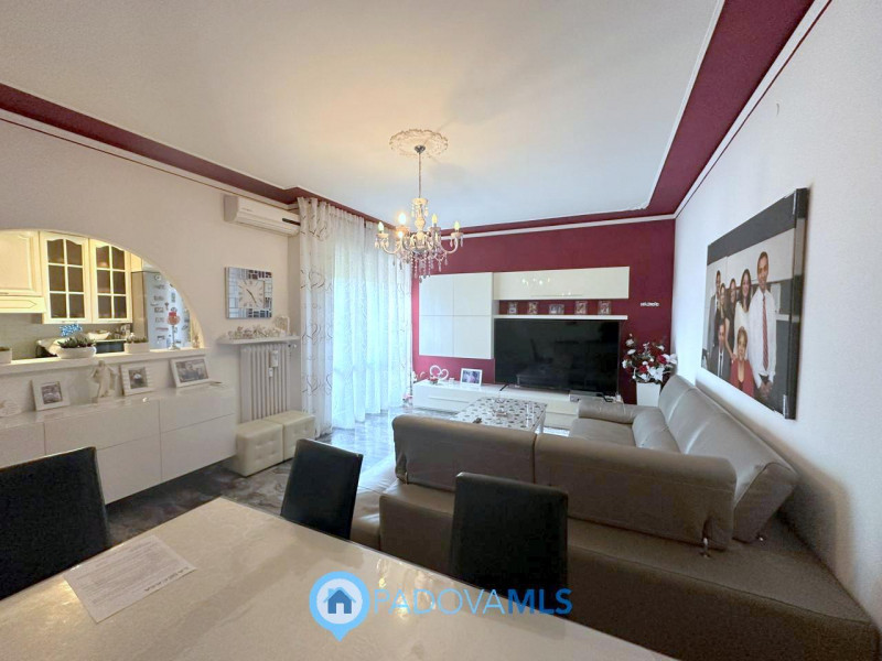 Immobile in esclusiva al Gruppo Padova MLS

Nel cuore del quartiere Pio X° a due minuti dal centr...