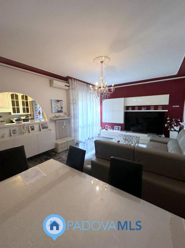 Immobile in esclusiva al Gruppo Padova MLS

Nel cuore del quartiere Pio X° a due minuti dal centr...