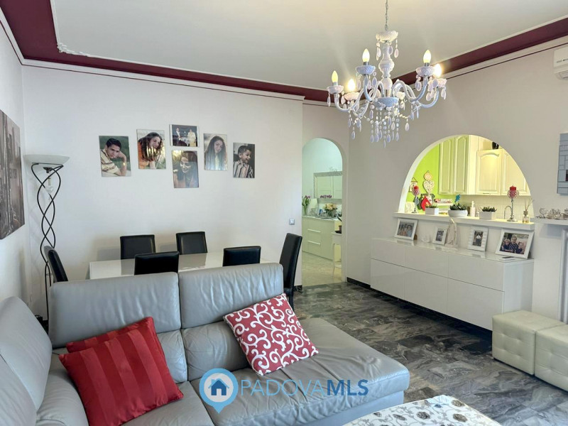 Immobile in esclusiva al Gruppo Padova MLS

Nel cuore del quartiere Pio X° a due minuti dal centr...