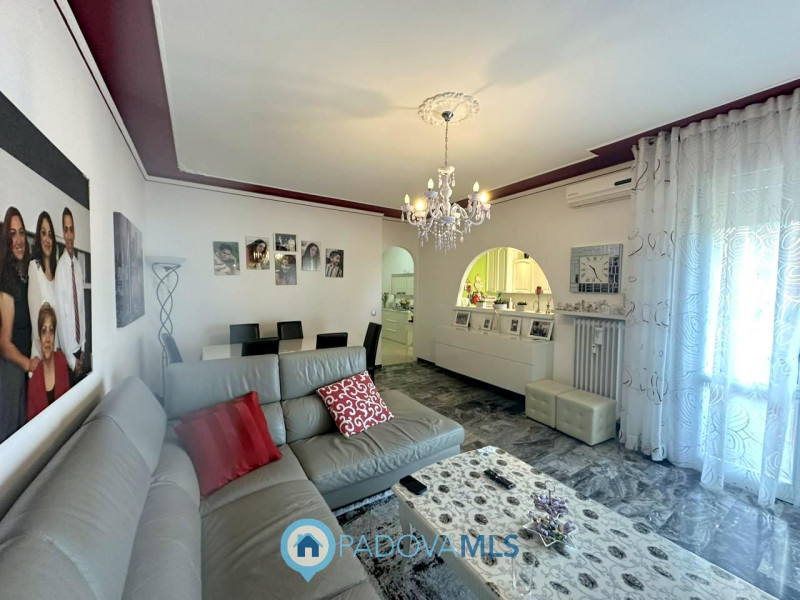 Immobile in esclusiva al Gruppo Padova MLS

Nel cuore del quartiere Pio X° a due minuti dal centr...