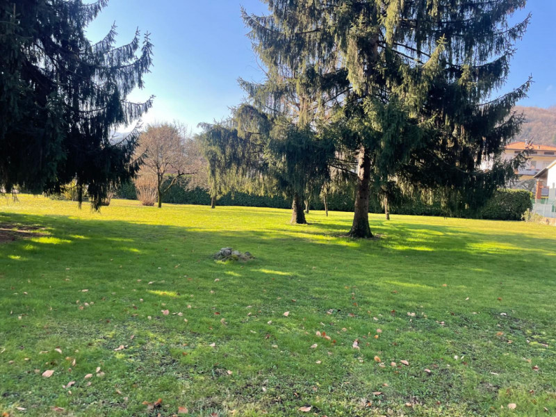 In una delle zone più tranquille di Valdagno, precisamente nella rinomata Zona Campassi, proponia...