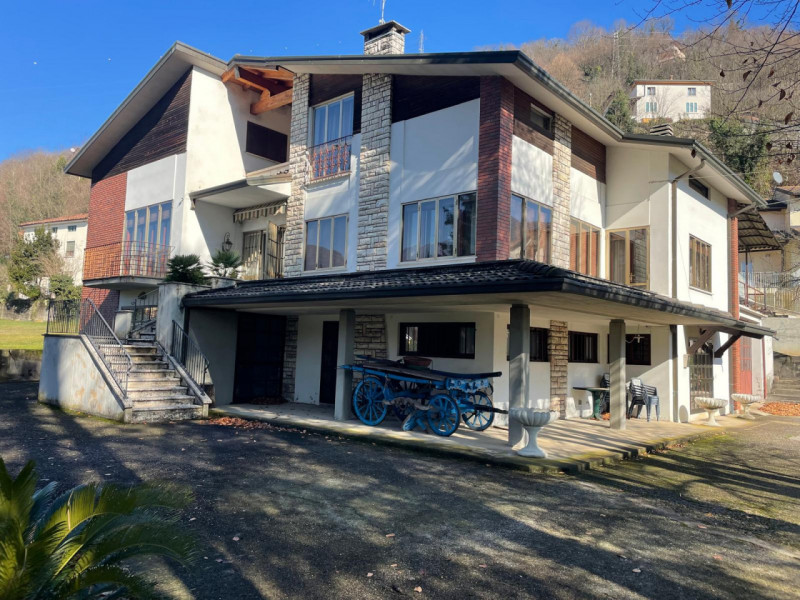 In una delle zone più tranquille di Valdagno, precisamente nella rinomata Zona Campassi, proponia...