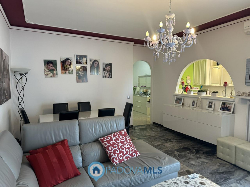 Immobile in esclusiva al Gruppo Padova MLS
Nel cuore del quartiere Pio X° a due minuti dal centro...