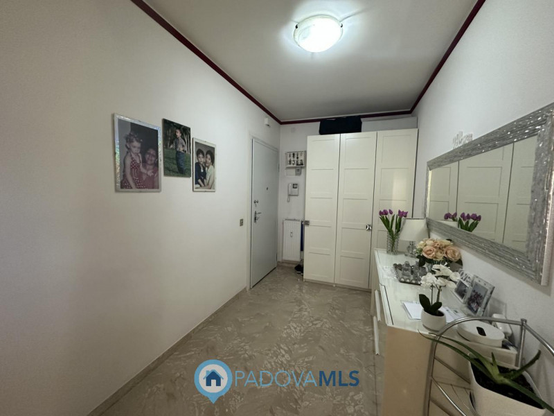 Immobile in esclusiva al Gruppo Padova MLS
Nel cuore del quartiere Pio X° a due minuti dal centro...
