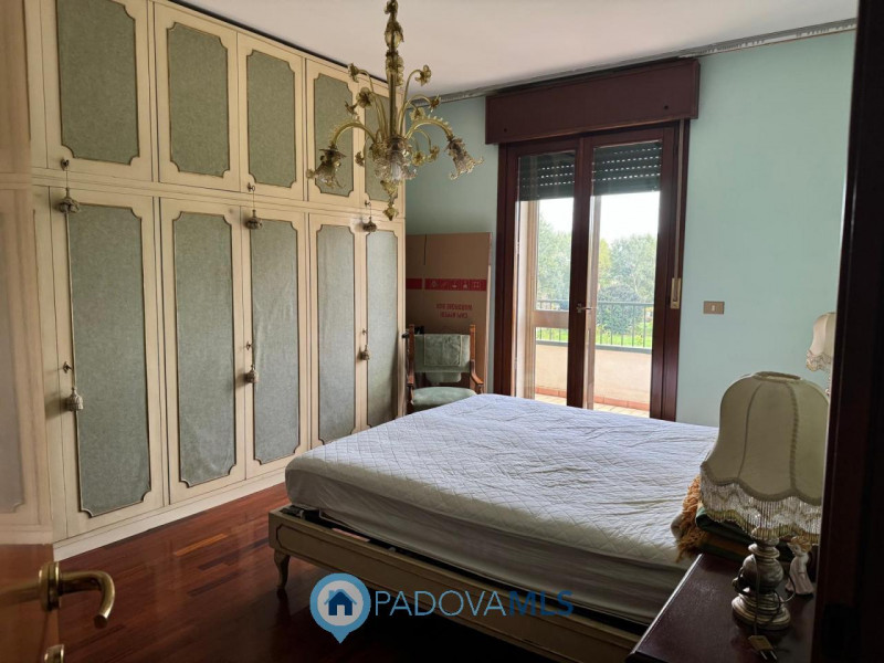 Immobile in esclusiva al Gruppo Padova MLS
In zona Mortise, proponiamo in vendita un luminoso app...