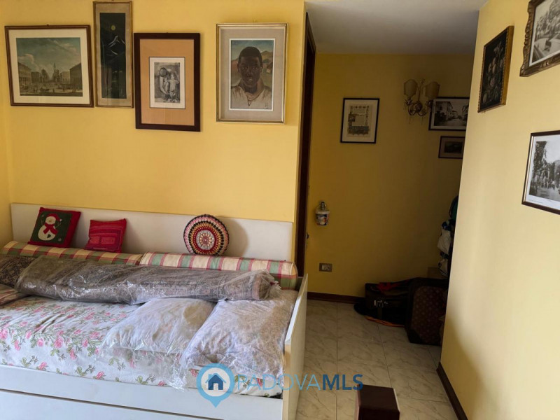 Immobile in esclusiva al Gruppo Padova MLS
In zona Mortise, proponiamo in vendita un luminoso app...