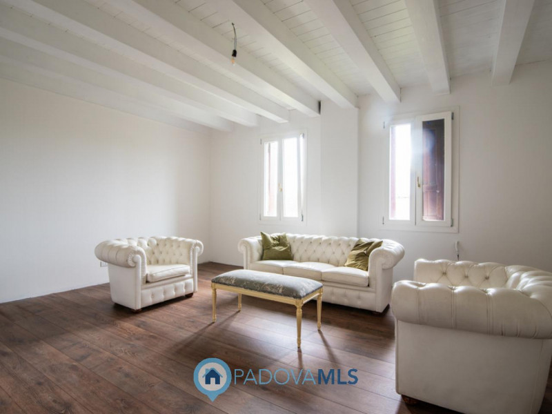 Immobile in esclusiva al Gruppo Padova MLS

Vigonza nella tranquilla frazione di Codiverno, propo...