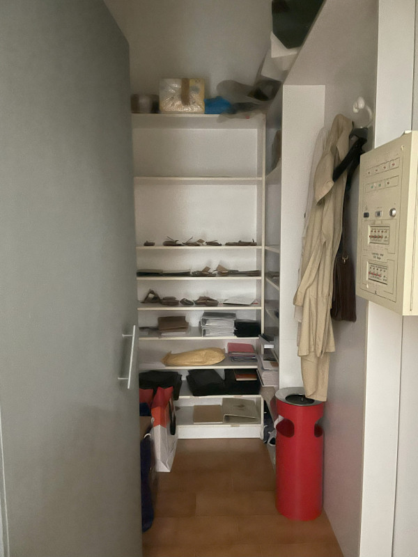 Scopri un'opportunità unica di investimento a Stra, situata nella zona centrale. Proponiamo in ve...