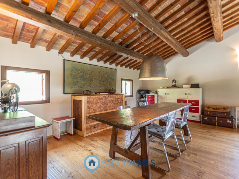 Immobile in esclusiva al Gruppo Padova MLS

Arquà Petrarca –

Immerso nel verde e affacciato su u...