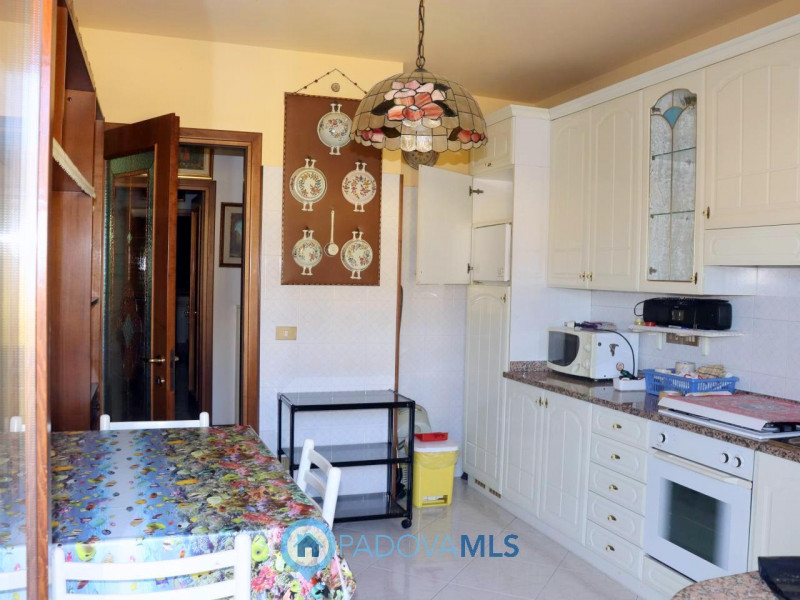 Immobile in esclusiva al Gruppo Padova MLS

In zona Mortise, proponiamo in vendita un luminoso ap...