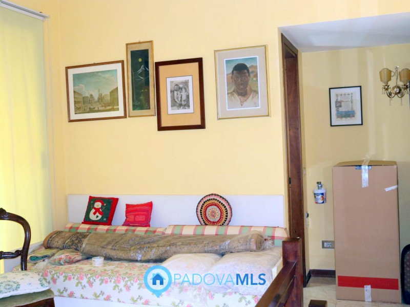 Immobile in esclusiva al Gruppo Padova MLS

In zona Mortise, proponiamo in vendita un luminoso ap...