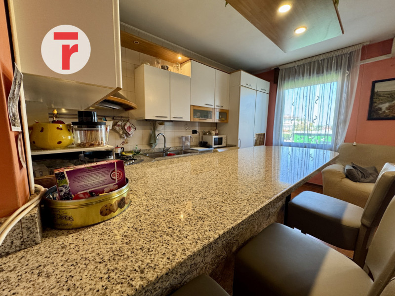 Mejaniga - Situato in posizione molto centrale, con possibilità di raggiungere a piedi in pochi m...