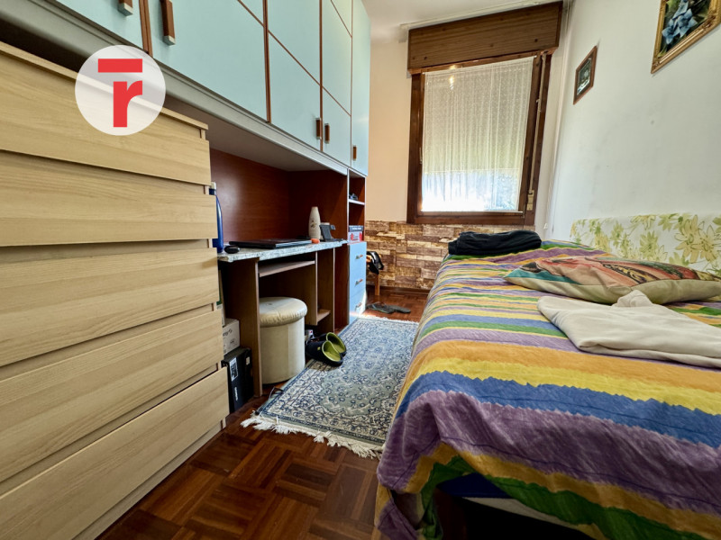 Mejaniga - Situato in posizione molto centrale, con possibilità di raggiungere a piedi in pochi m...