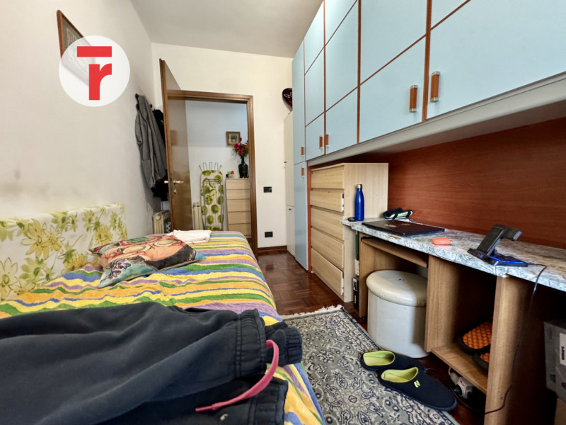 Mejaniga - Situato in posizione molto centrale, con possibilità di raggiungere a piedi in pochi m...