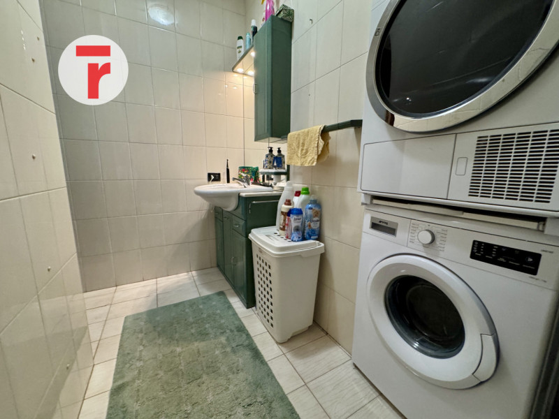 Mejaniga - Situato in posizione molto centrale, con possibilità di raggiungere a piedi in pochi m...