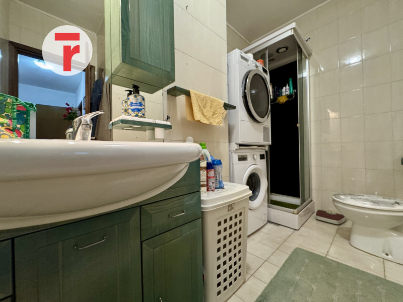 Mejaniga - Situato in posizione molto centrale, con possibilità di raggiungere a piedi in pochi m...