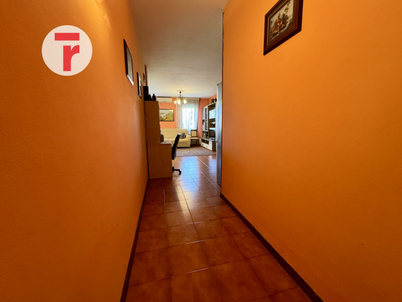 Mejaniga - Situato in posizione molto centrale, con possibilità di raggiungere a piedi in pochi m...