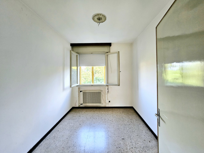 A Monselice, località Marendole, in un contesto tranquillo e chiuso al traffico, proponiamo in ve...