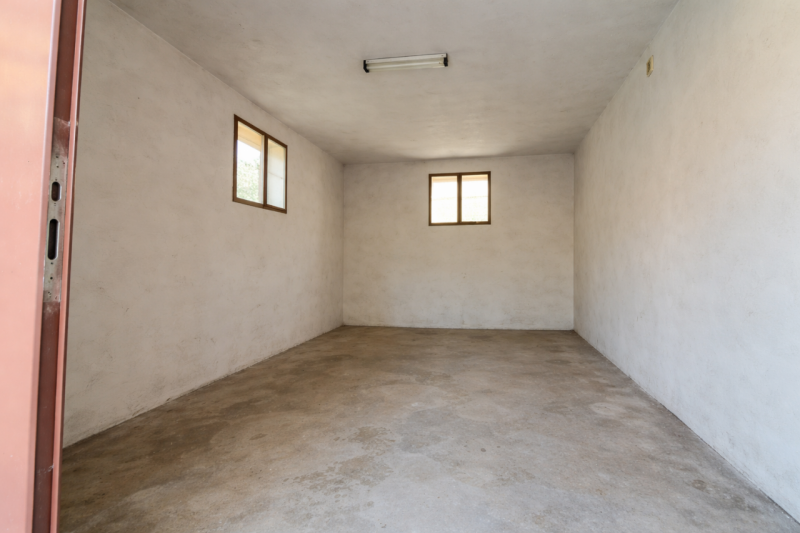 A pochi passi dal centro storico di Padova, appena fuori dalle mura, proponiamo in vendita una ca...