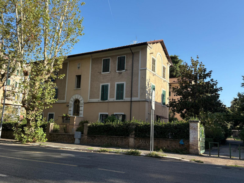 Roma Vendita Appartamento trilocale
