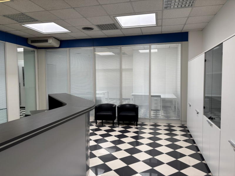 PADOVA UNO: Nelle immediate vicinanze alla tangenziale e comodo al casello autostradale di Padova...