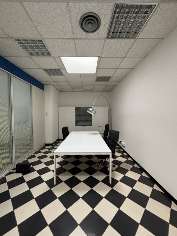 PADOVA UNO: Nelle immediate vicinanze alla tangenziale e comodo al casello autostradale di Padova...