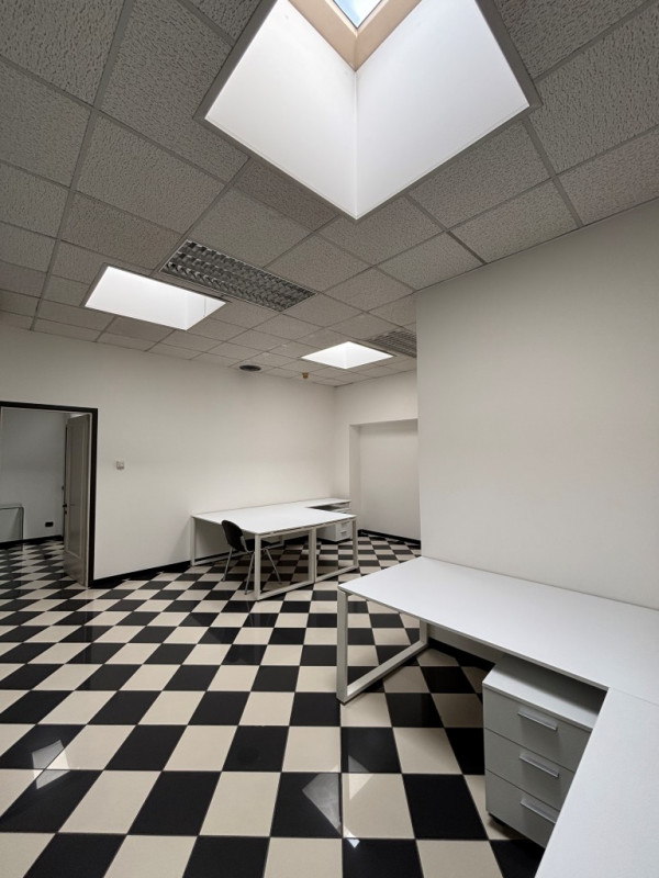 PADOVA UNO: Nelle immediate vicinanze alla tangenziale e comodo al casello autostradale di Padova...