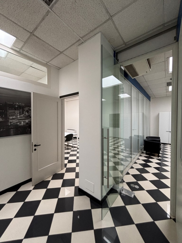 PADOVA UNO: Nelle immediate vicinanze alla tangenziale e comodo al casello autostradale di Padova...