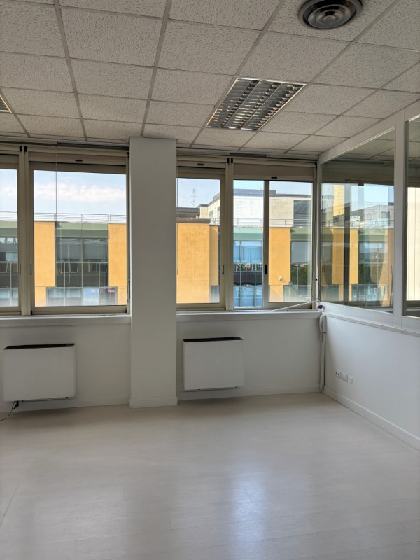 PADOVA UNO: Nelle immediate vicinanze alla tangenziale e comodo al casello autostradale di Padova...