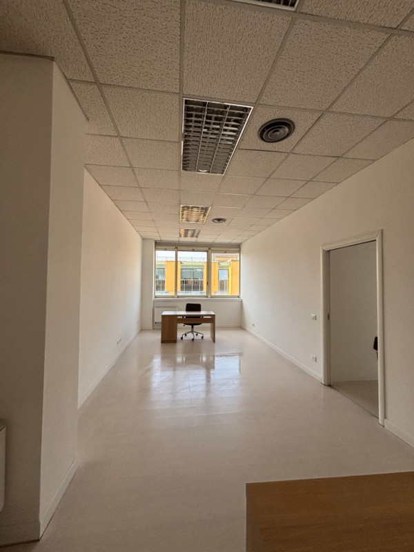 PADOVA UNO: Nelle immediate vicinanze alla tangenziale e comodo al casello autostradale di Padova...