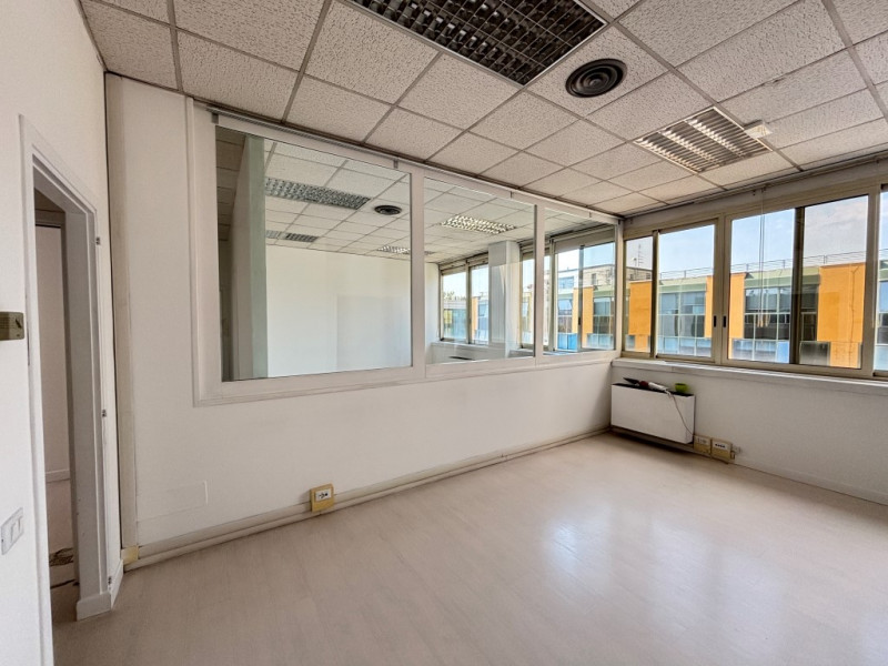 PADOVA UNO: Nelle immediate vicinanze alla tangenziale e comodo al casello autostradale di Padova...