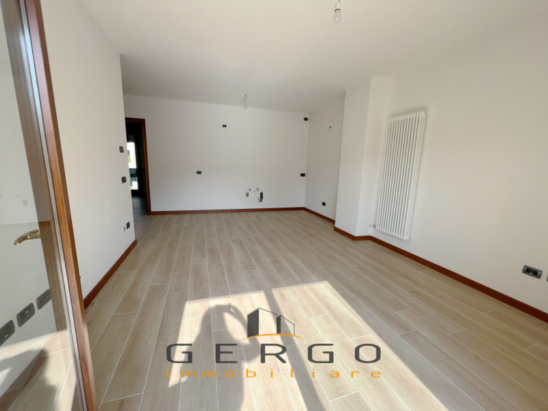 (Per INFO Cristina 3389226442) Ad Abano Terme, comodissimo a tutti i servizi, proponiamo in vendi...