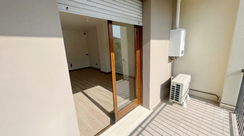 (Per INFO Cristina 3389226442) Ad Abano Terme, comodissimo a tutti i servizi, proponiamo in vendi...