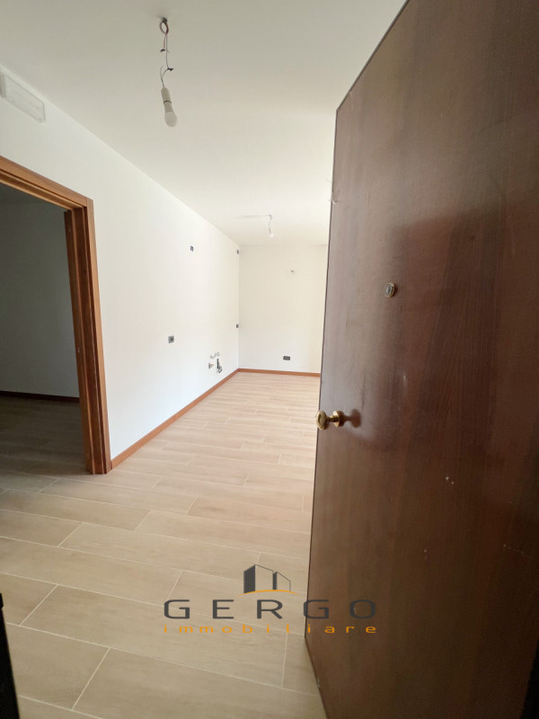 (Per INFO Cristina 3389226442) Ad Abano Terme, comodissimo a tutti i servizi, proponiamo in vendi...