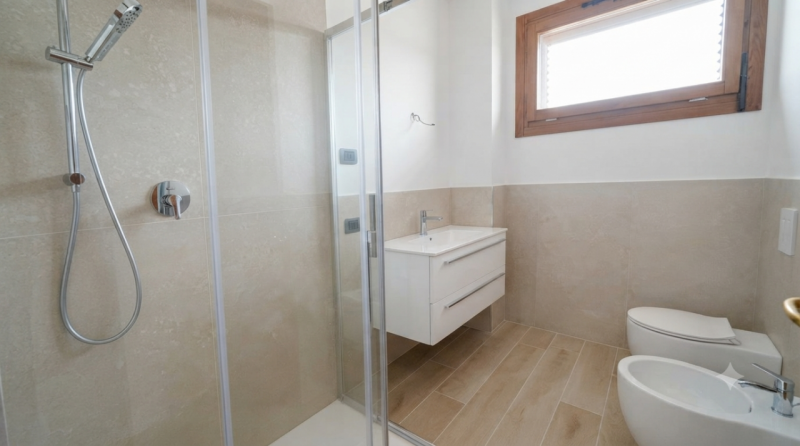 (Per INFO Cristina 3389226442) Ad Abano Terme, comodissimo a tutti i servizi, proponiamo in vendi...