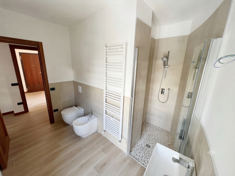 (Per INFO Cristina 3389226442) Ad Abano Terme, comodissimo a tutti i servizi, proponiamo in vendi...