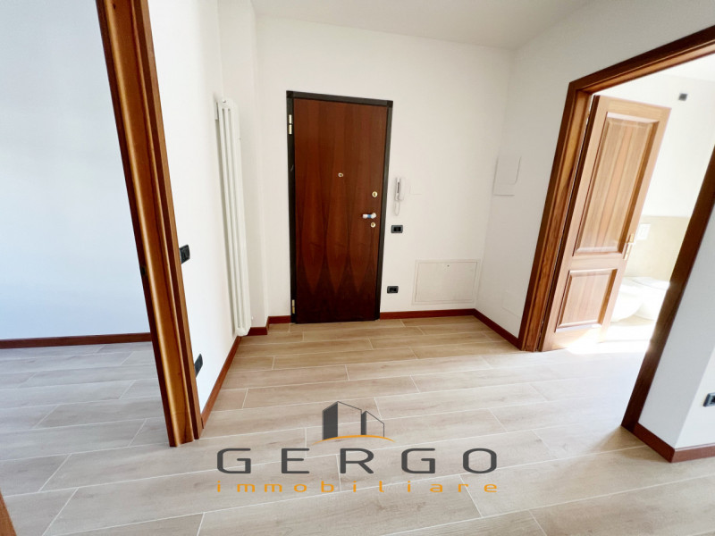 (Per INFO Cristina 3389226442) Ad Abano Terme, comodissimo a tutti i servizi, proponiamo in vendi...