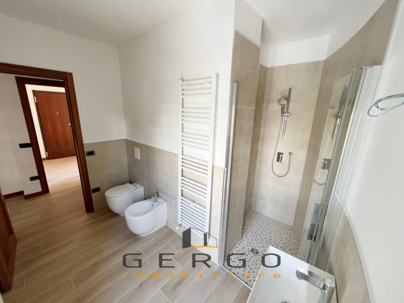 (Per INFO Cristina 3389226442) Ad Abano Terme, comodissimo a tutti i servizi, proponiamo in vendi...