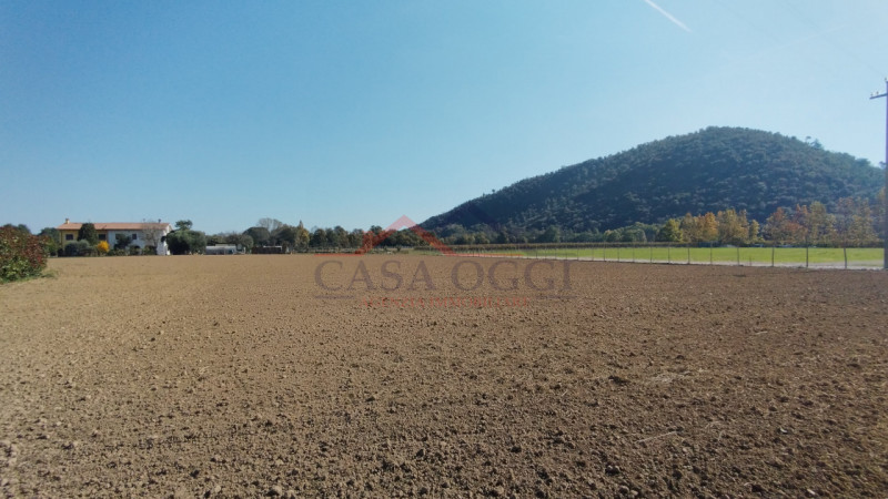 Rif. 417A – Tramonte di Teolo

In una splendida posizione panoramica e soleggiata, proponiamo in ...