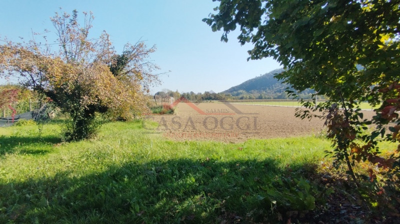 Rif. 417A – Tramonte di Teolo

In una splendida posizione panoramica e soleggiata, proponiamo in ...
