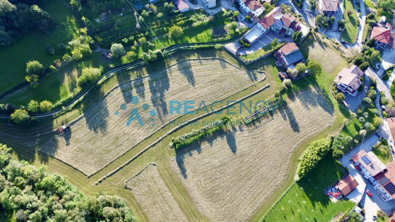 TRISSINO -

Siete una famiglia di 3/4 persone o volete vivere lontani dallo stress della città e ...