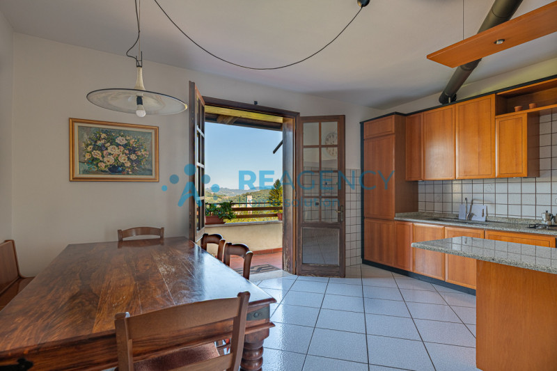 TRISSINO -

Siete una famiglia di 3/4 persone o volete vivere lontani dallo stress della città e ...