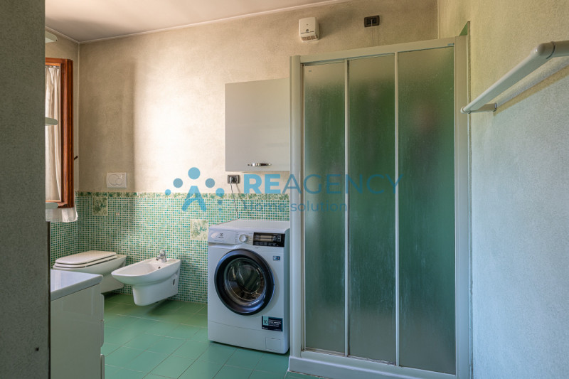 TRISSINO -

Siete una famiglia di 3/4 persone o volete vivere lontani dallo stress della città e ...