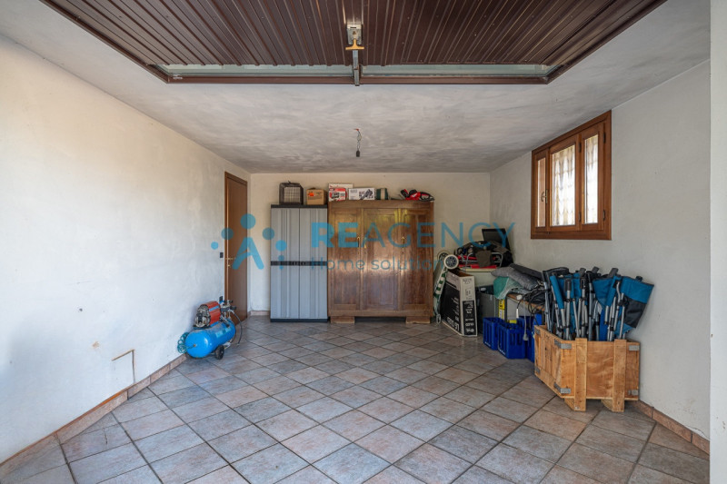 TRISSINO -

Siete una famiglia di 3/4 persone o volete vivere lontani dallo stress della città e ...