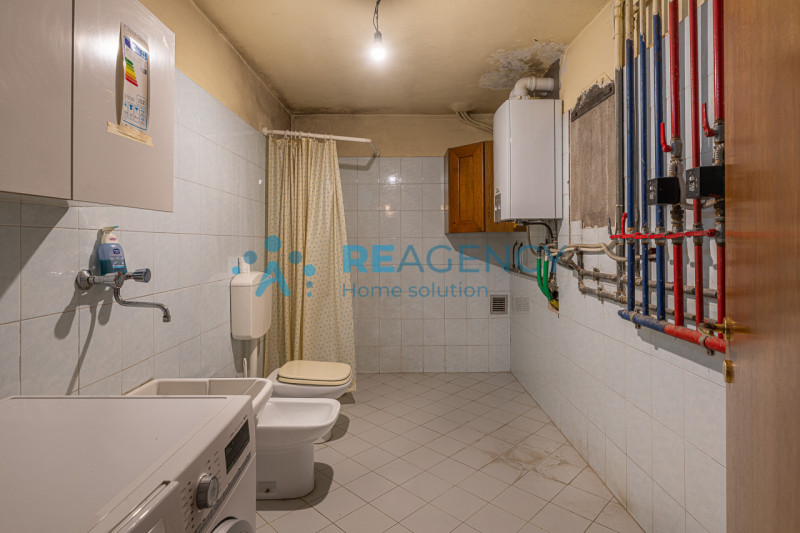 TRISSINO -

Siete una famiglia di 3/4 persone o volete vivere lontani dallo stress della città e ...