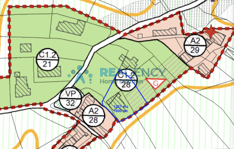 TRISSINO - RUSTICI  completamente da demolire e ricostruire sono immersi nel verde con terreno si...
